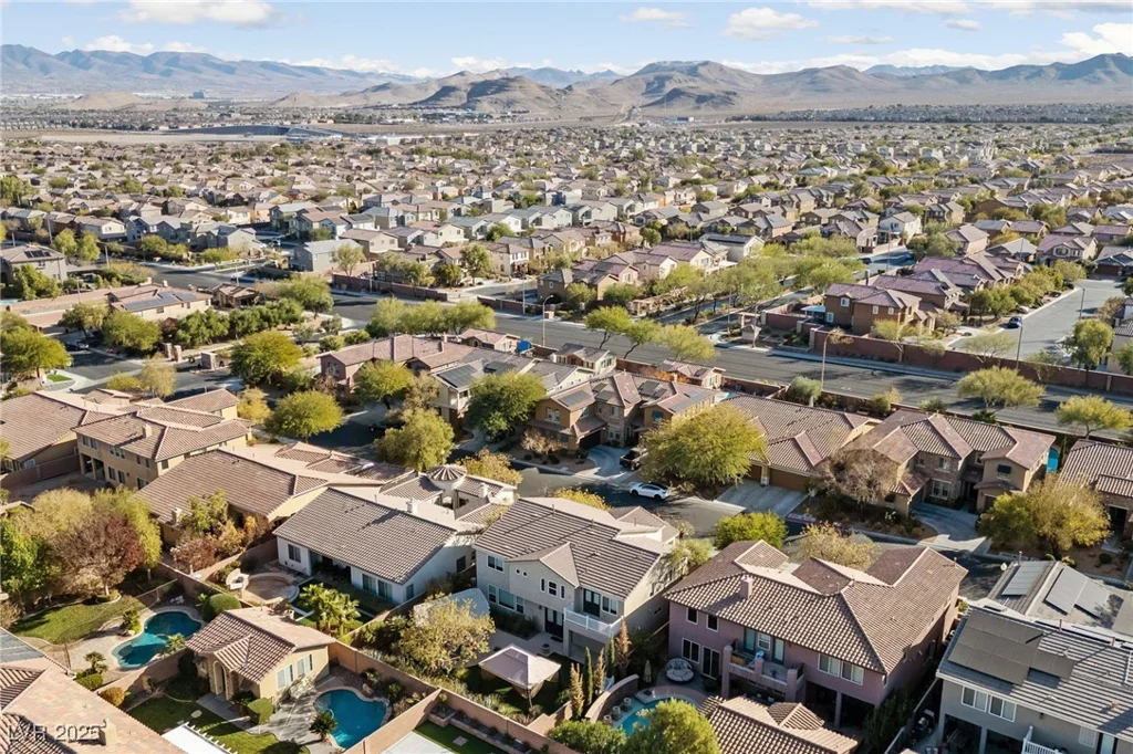 7438 Desertscape, Las Vegas, NV 89178
