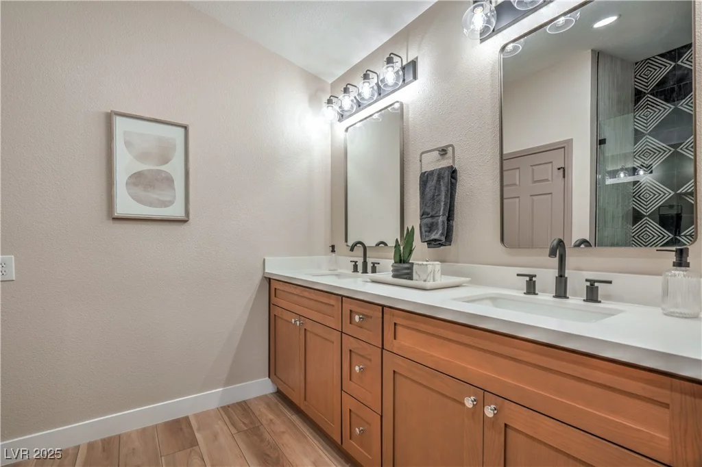 5757 Charles Holden, Las Vegas, NV 89103