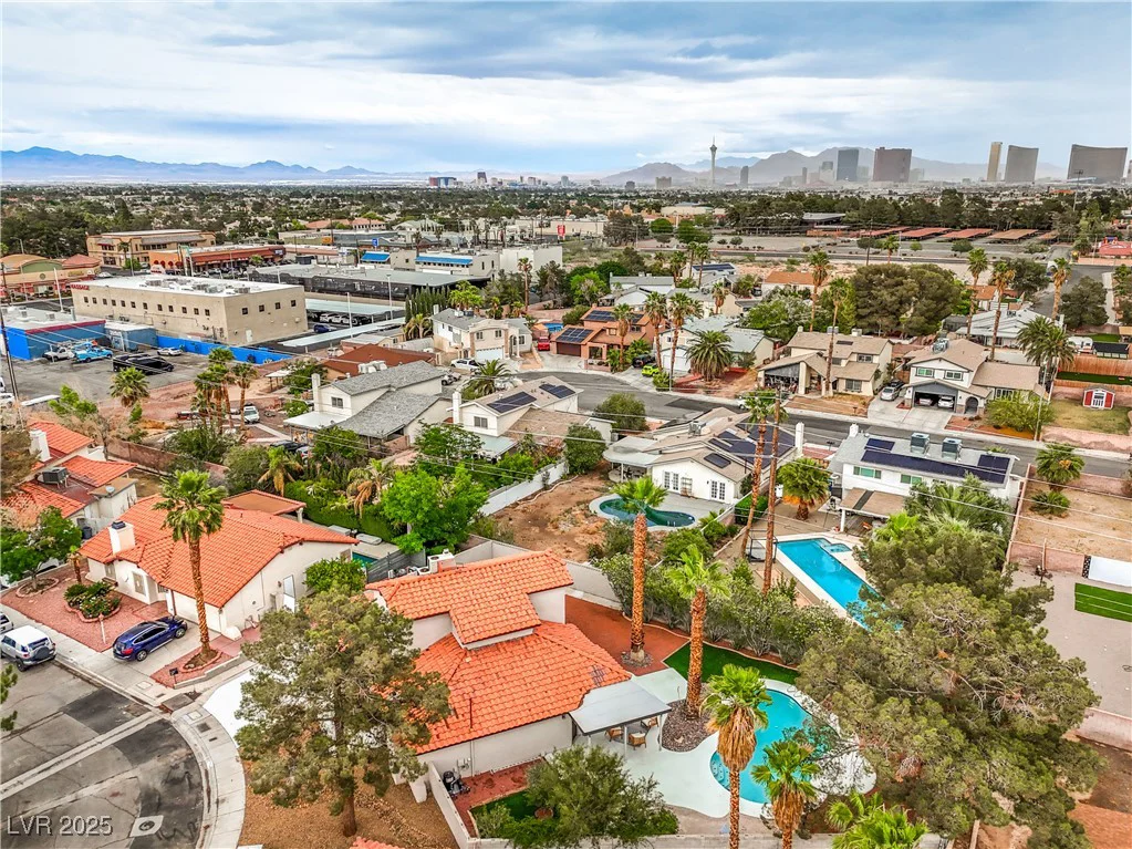 5757 Charles Holden, Las Vegas, NV 89103