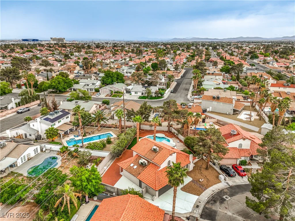 5757 Charles Holden, Las Vegas, NV 89103