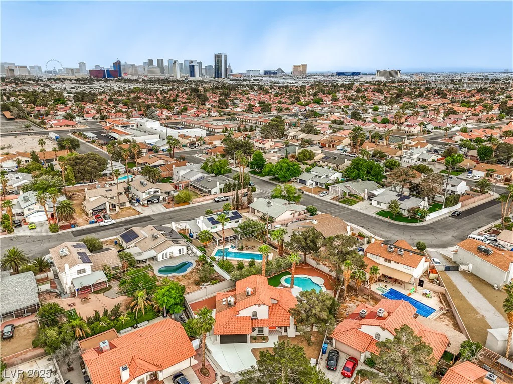 5757 Charles Holden, Las Vegas, NV 89103