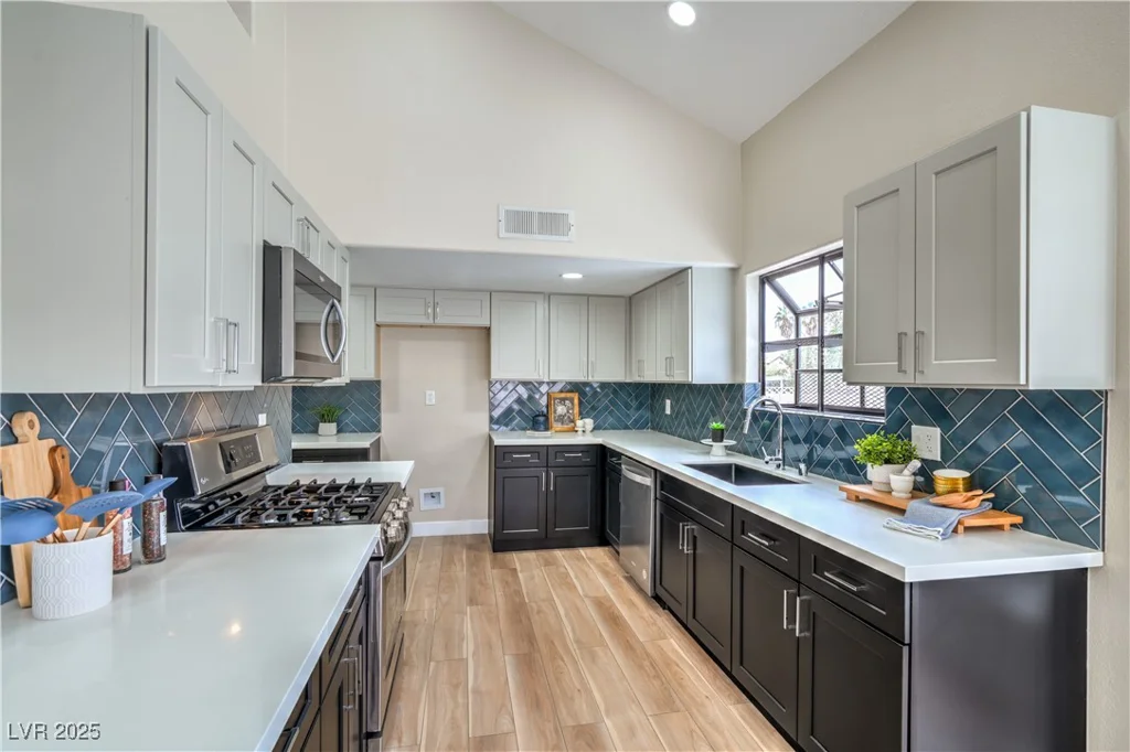 5757 Charles Holden, Las Vegas, NV 89103