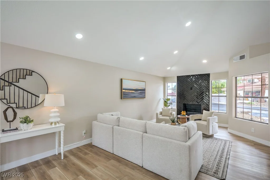 5757 Charles Holden, Las Vegas, NV 89103