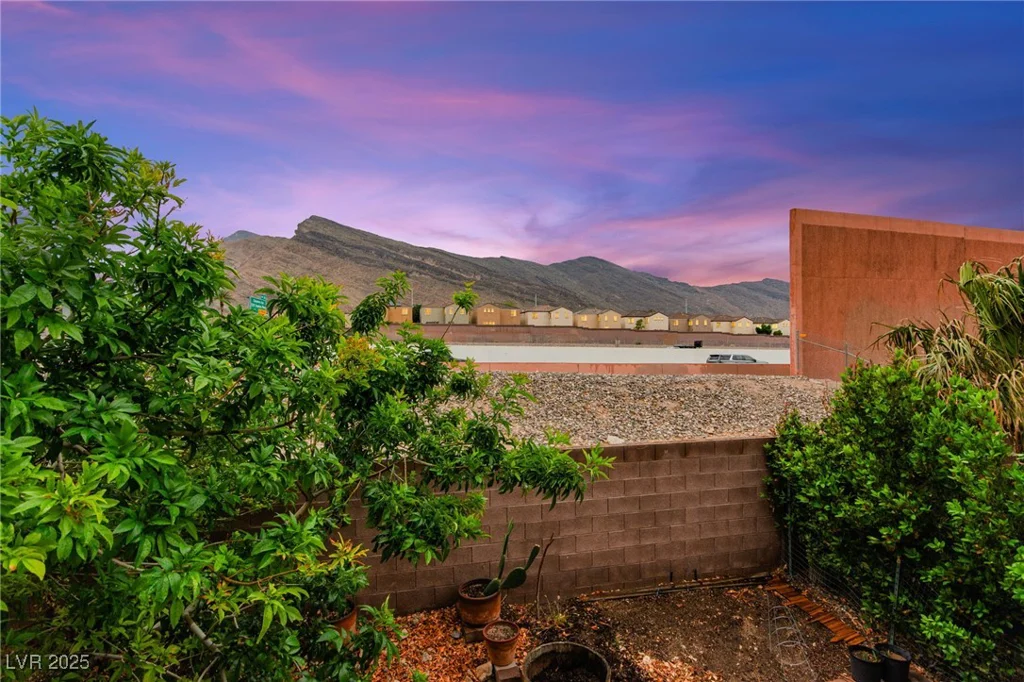 3619 Hat Rock, Las Vegas, NV 89129