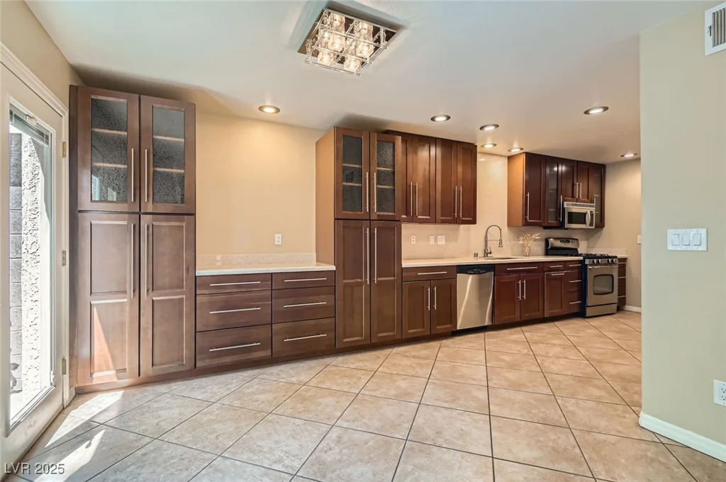 10159 Tumbling Tree, Las Vegas, NV 89183