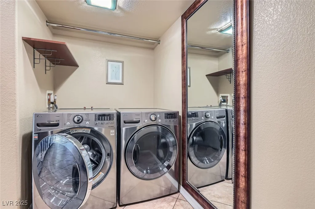 10159 Tumbling Tree, Las Vegas, NV 89183