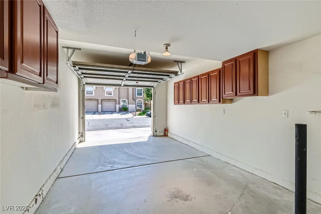 10159 Tumbling Tree, Las Vegas, NV 89183