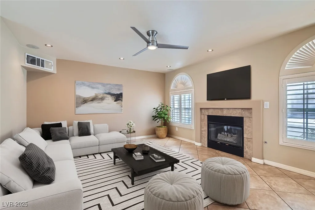 10159 Tumbling Tree, Las Vegas, NV 89183