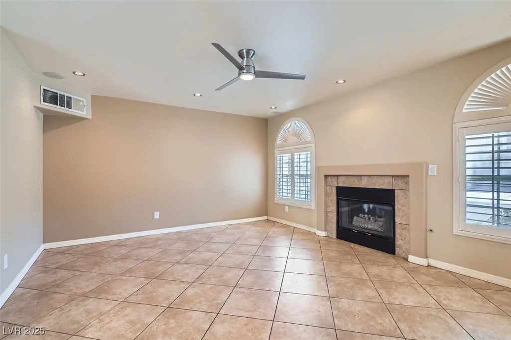 10159 Tumbling Tree, Las Vegas, NV 89183