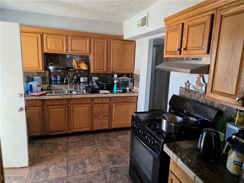2725 Webster, North Las Vegas, NV 89030