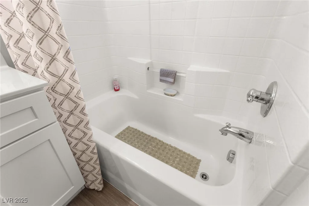 6488 Bentley Wood, Las Vegas, NV 89130