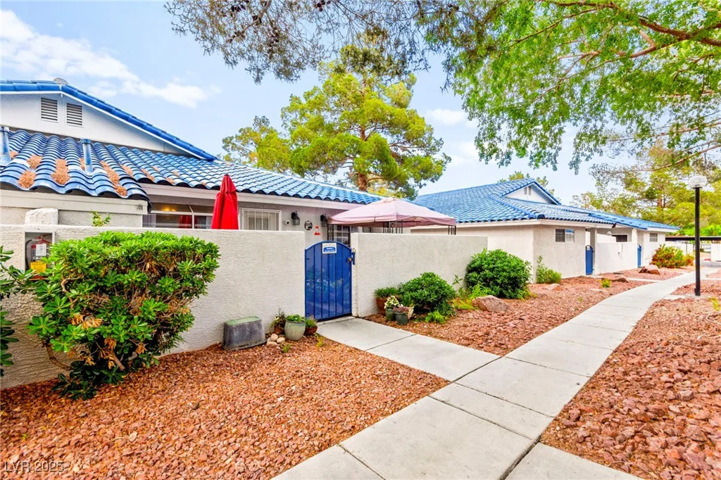 2040 Bavington, Las Vegas, NV 89108
