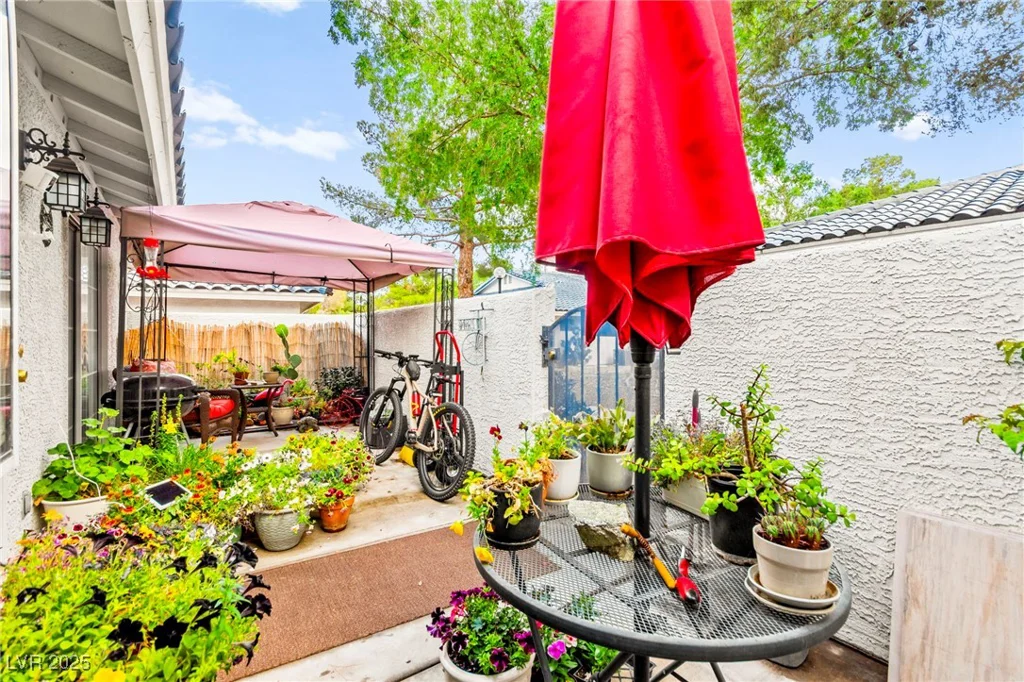 2040 Bavington, Las Vegas, NV 89108