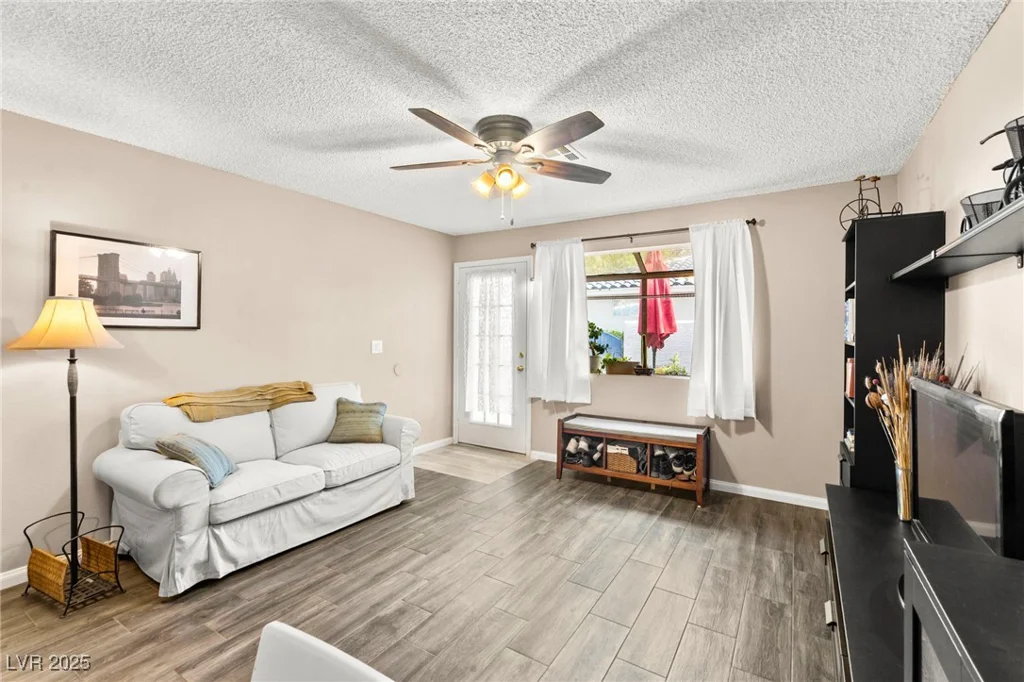 2040 Bavington, Las Vegas, NV 89108