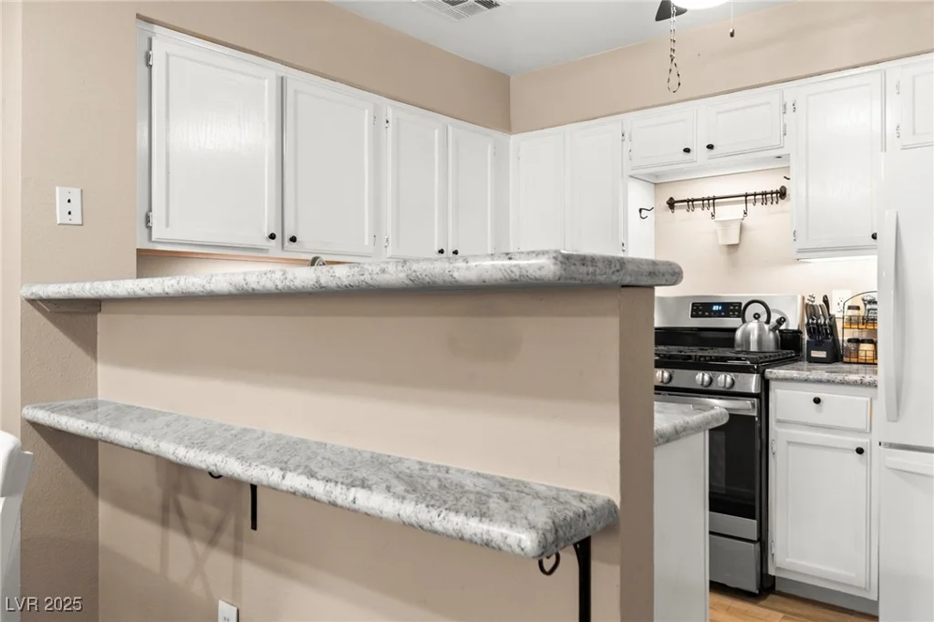 2040 Bavington, Las Vegas, NV 89108