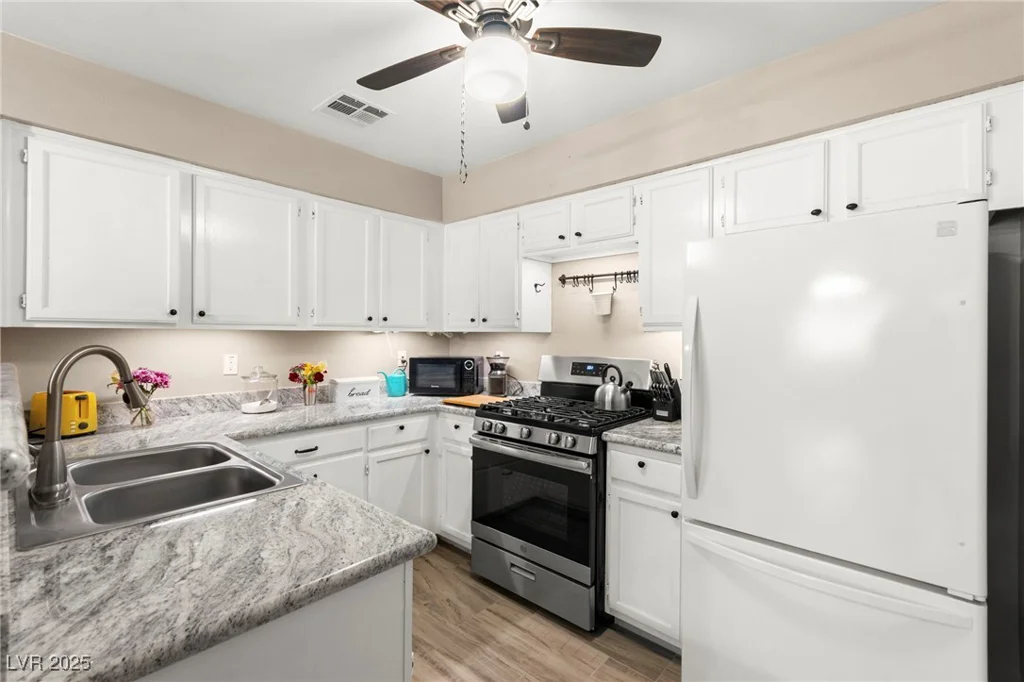2040 Bavington, Las Vegas, NV 89108