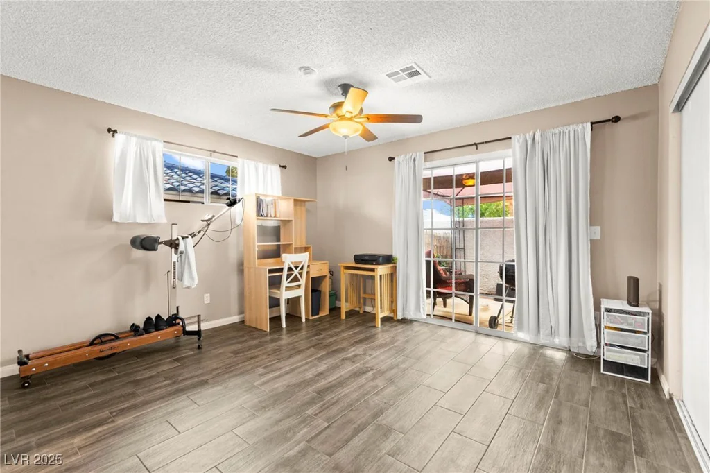 2040 Bavington, Las Vegas, NV 89108