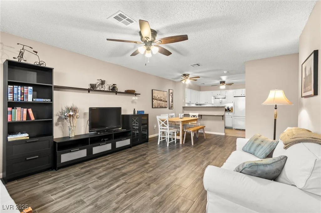 2040 Bavington, Las Vegas, NV 89108