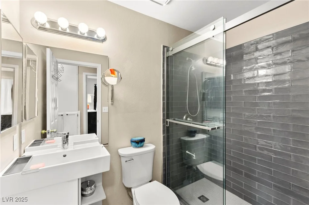 2040 Bavington, Las Vegas, NV 89108