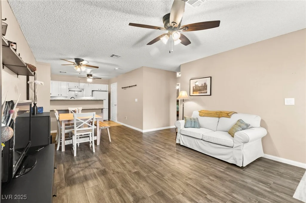 2040 Bavington, Las Vegas, NV 89108