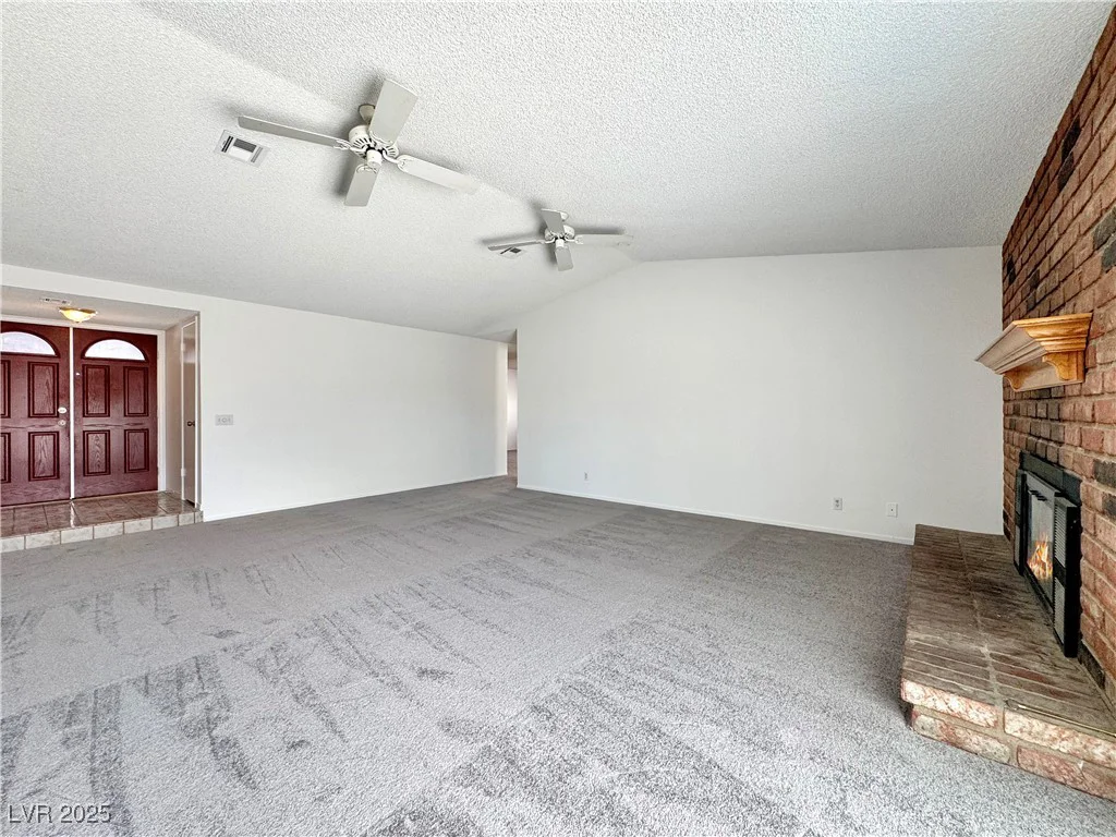 5460 Conville, Las Vegas, NV 89120