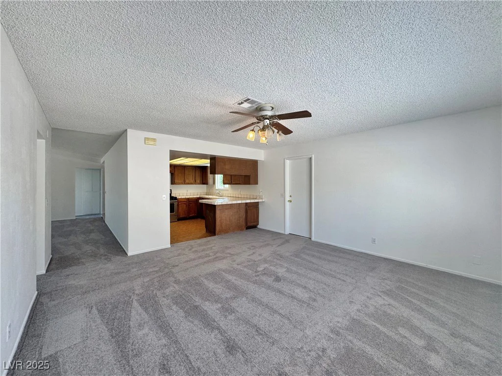 5460 Conville, Las Vegas, NV 89120