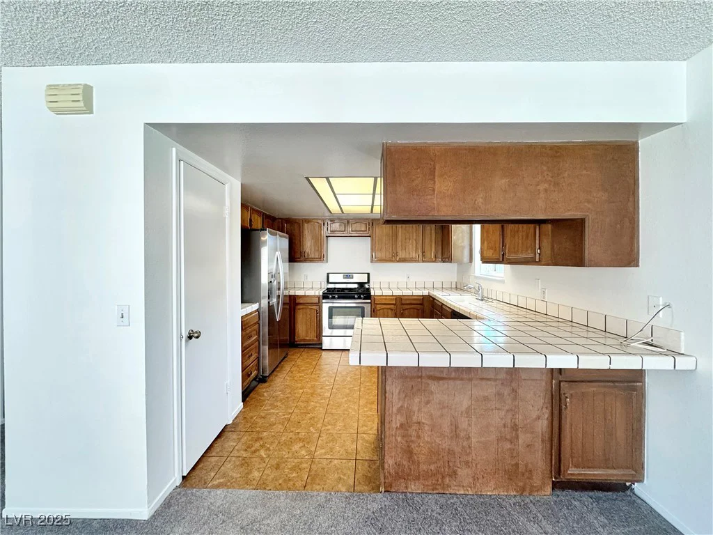 5460 Conville, Las Vegas, NV 89120
