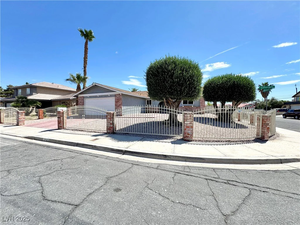 5460 Conville, Las Vegas, NV 89120