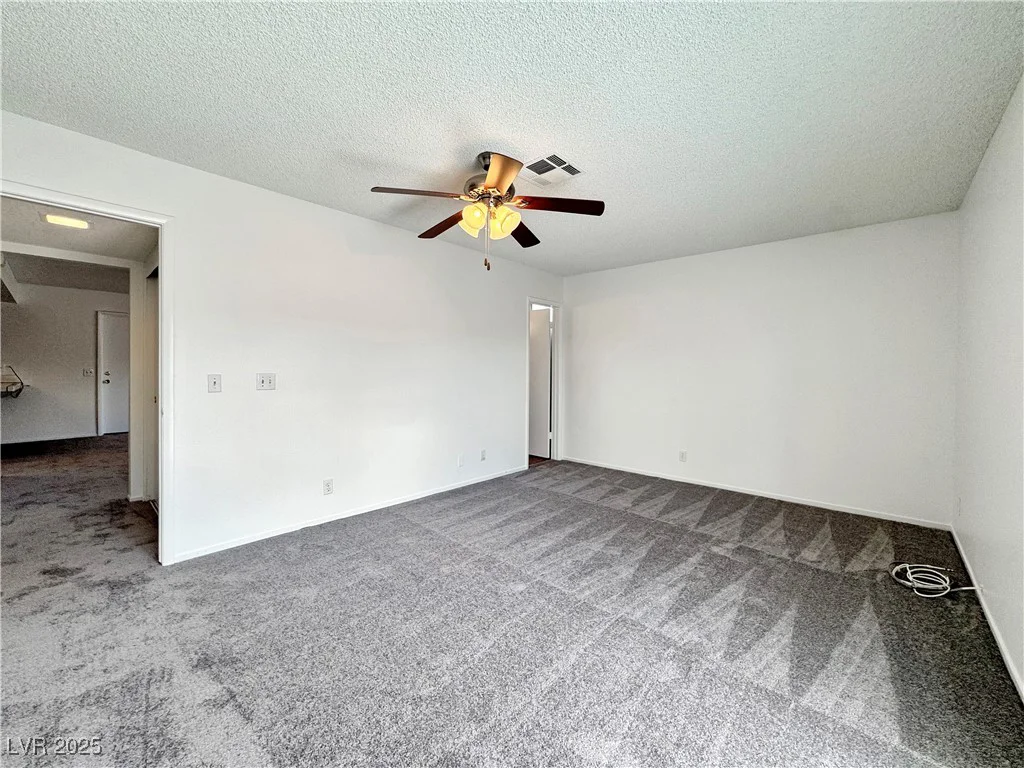 5460 Conville, Las Vegas, NV 89120