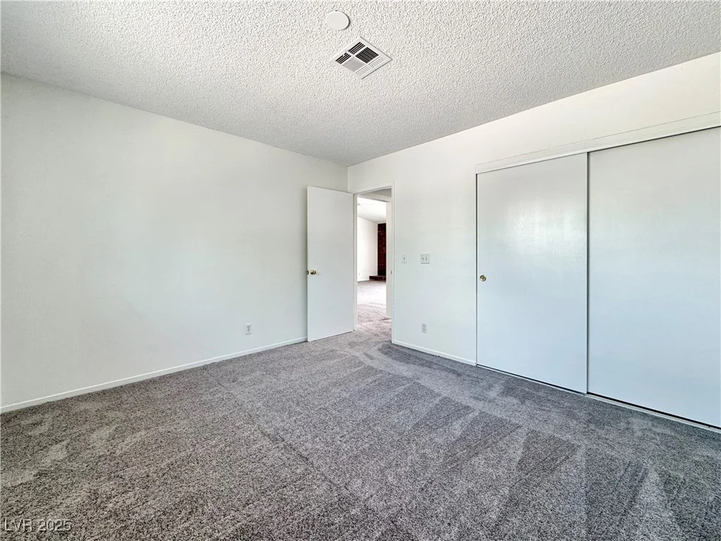 5460 Conville, Las Vegas, NV 89120
