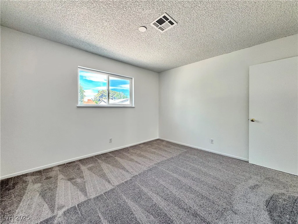 5460 Conville, Las Vegas, NV 89120