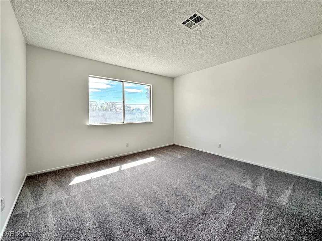 5460 Conville, Las Vegas, NV 89120