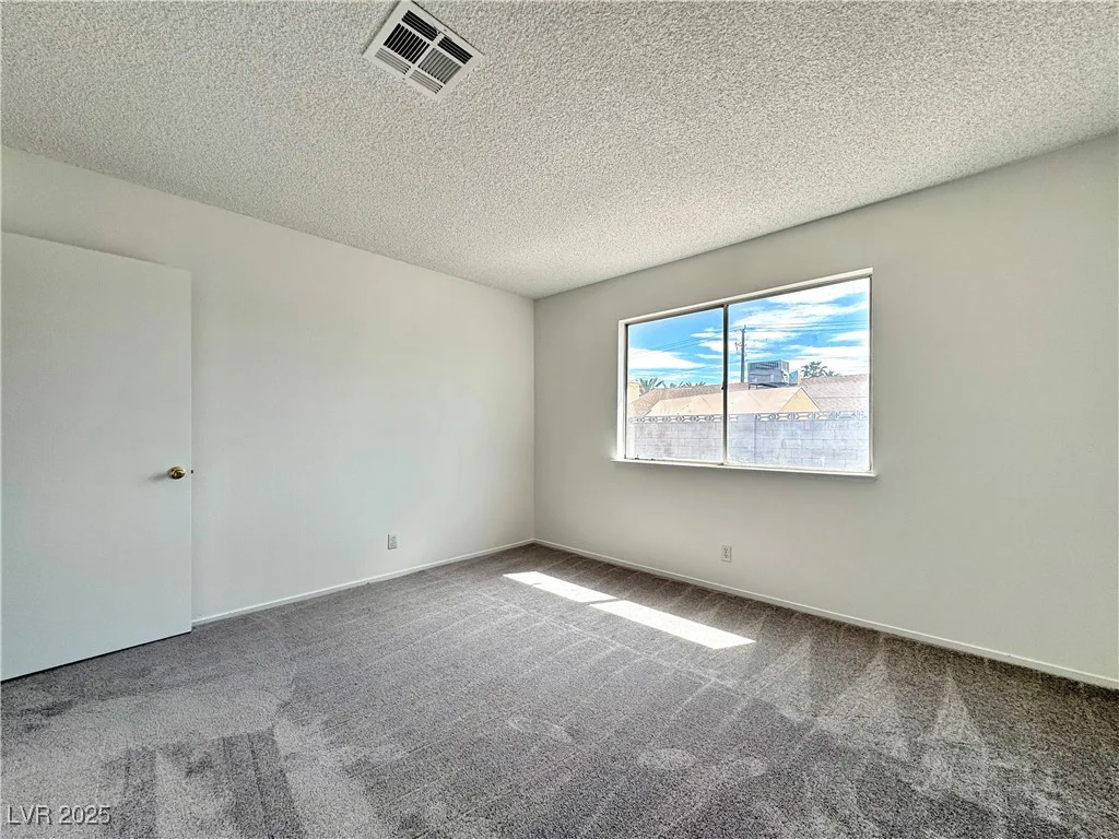 5460 Conville, Las Vegas, NV 89120