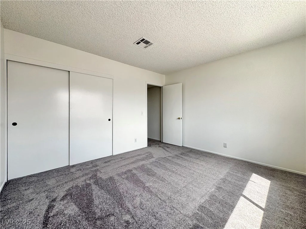 5460 Conville, Las Vegas, NV 89120