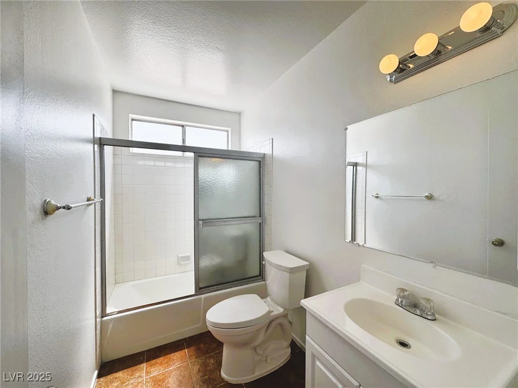 5460 Conville, Las Vegas, NV 89120