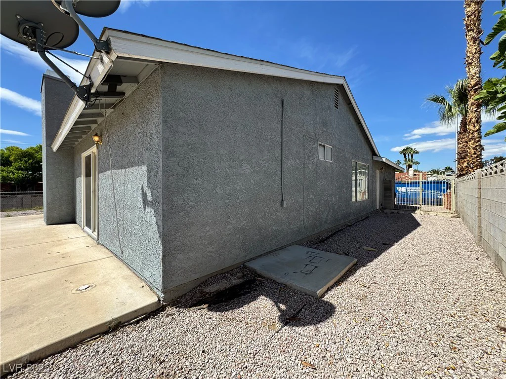 5460 Conville, Las Vegas, NV 89120
