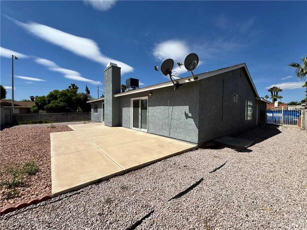 5460 Conville, Las Vegas, NV 89120