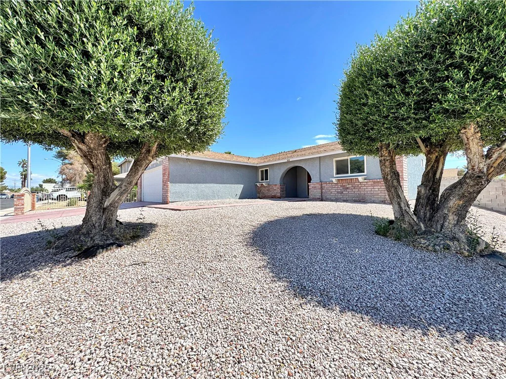 5460 Conville, Las Vegas, NV 89120