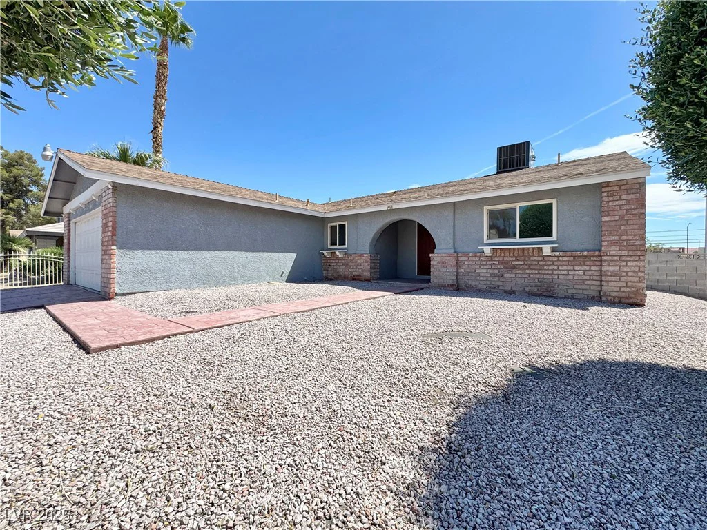 5460 Conville, Las Vegas, NV 89120
