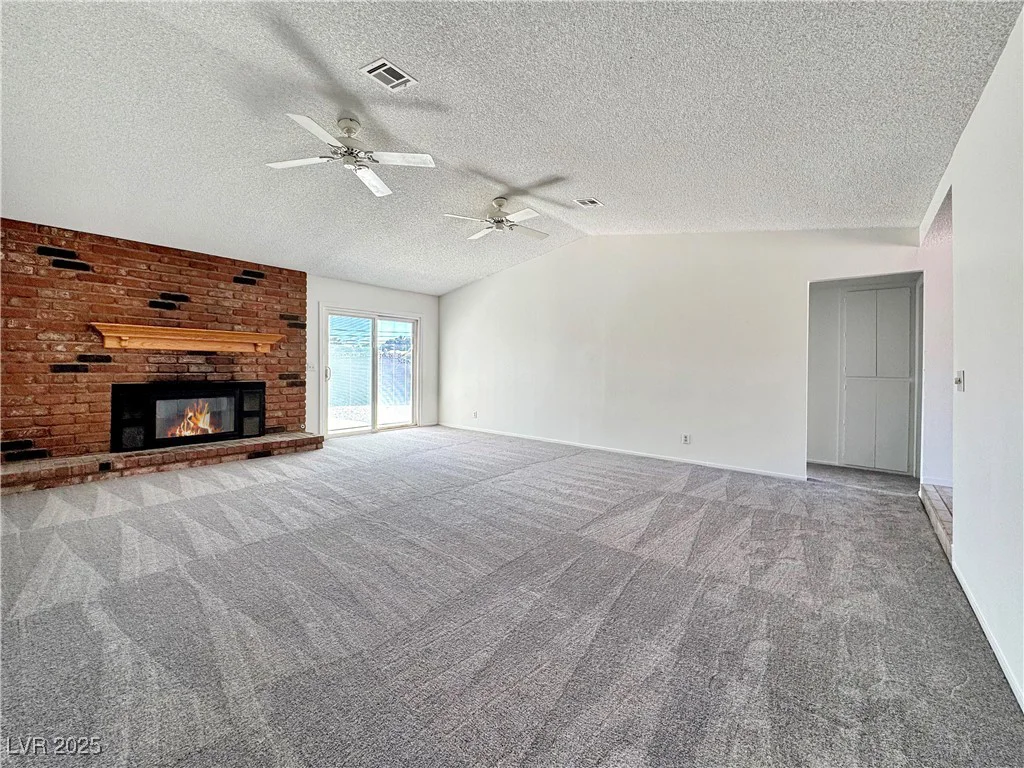 5460 Conville, Las Vegas, NV 89120