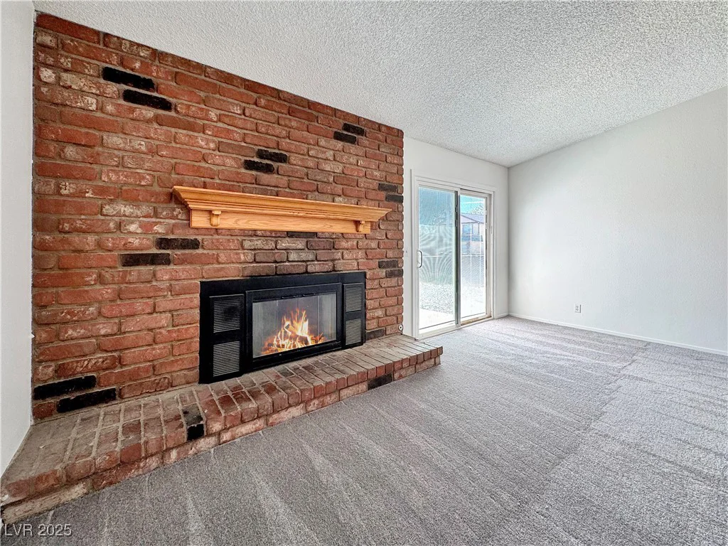 5460 Conville, Las Vegas, NV 89120