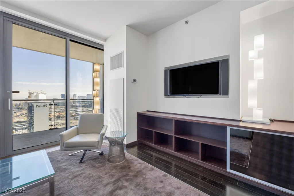 4381 FLAMINGO, Las Vegas, NV 89103