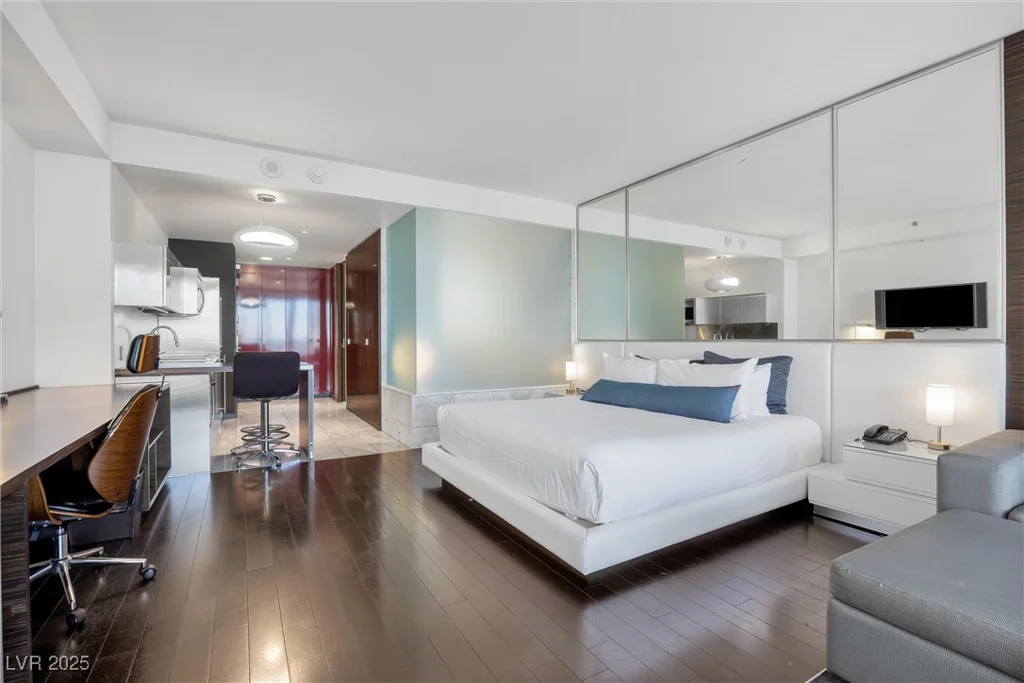 4381 FLAMINGO, Las Vegas, NV 89103