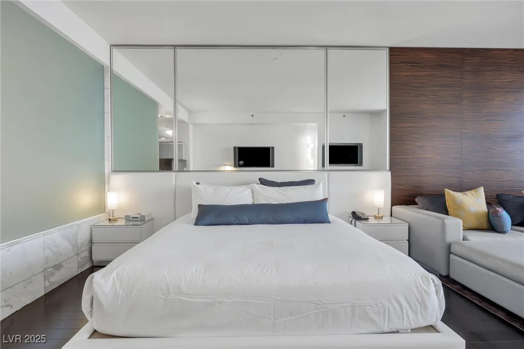 4381 FLAMINGO, Las Vegas, NV 89103