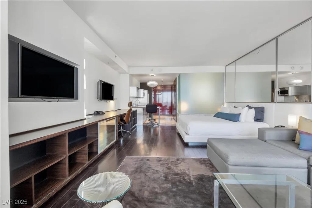 4381 FLAMINGO, Las Vegas, NV 89103