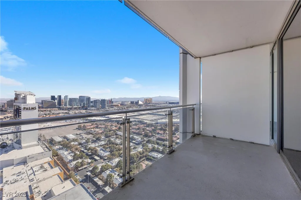 4381 FLAMINGO, Las Vegas, NV 89103