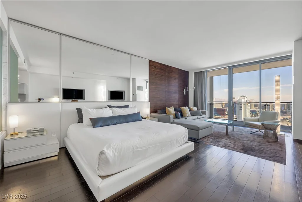4381 FLAMINGO, Las Vegas, NV 89103