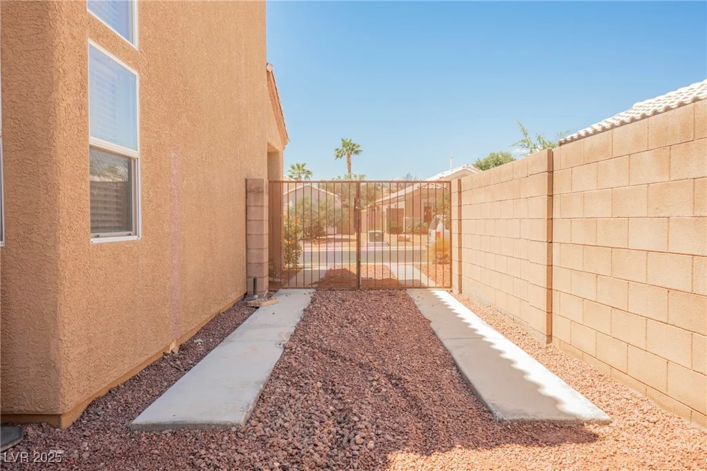 7690 Morning Lake, Las Vegas, NV 89131