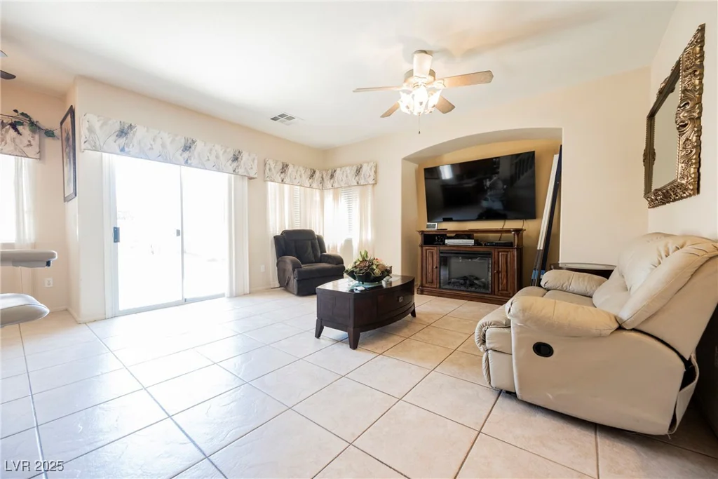 7690 Morning Lake, Las Vegas, NV 89131