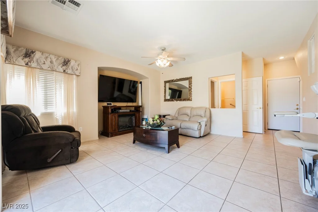 7690 Morning Lake, Las Vegas, NV 89131